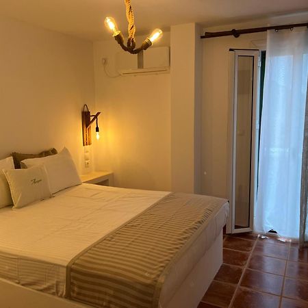 Astrio Suites Livadi  Ngoại thất bức ảnh
